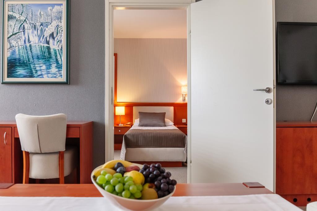 Hotel Jezero Plitvička Jezera Eksteriør bilde